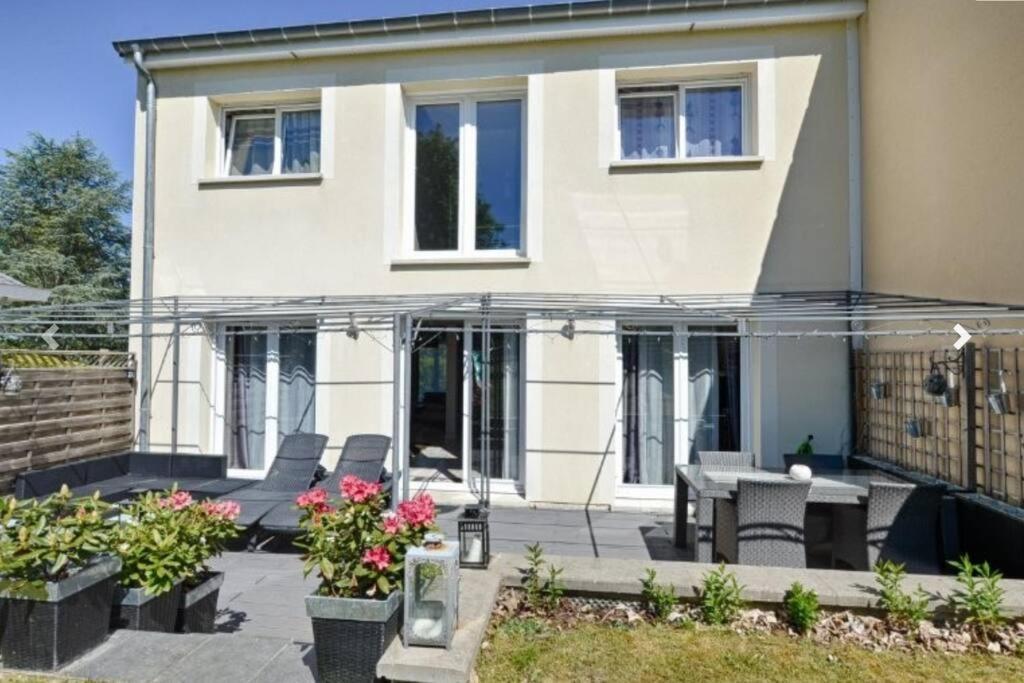 Maison 120 M² A Vigy Exteriör bild