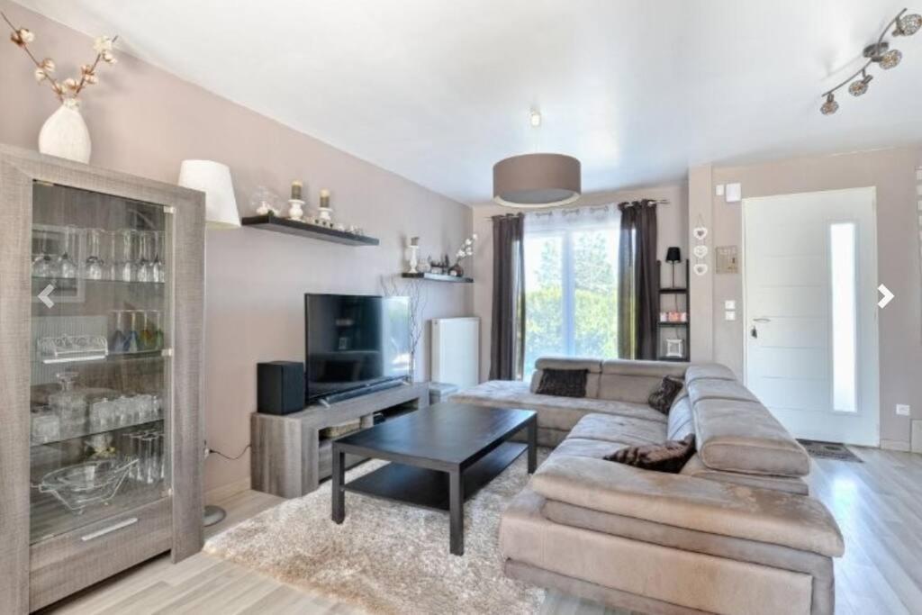Maison 120 M² A Vigy Exteriör bild