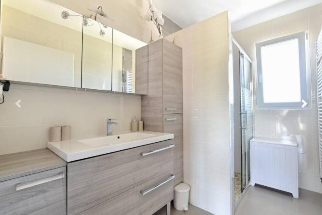 Maison 120 M² A Vigy Exteriör bild
